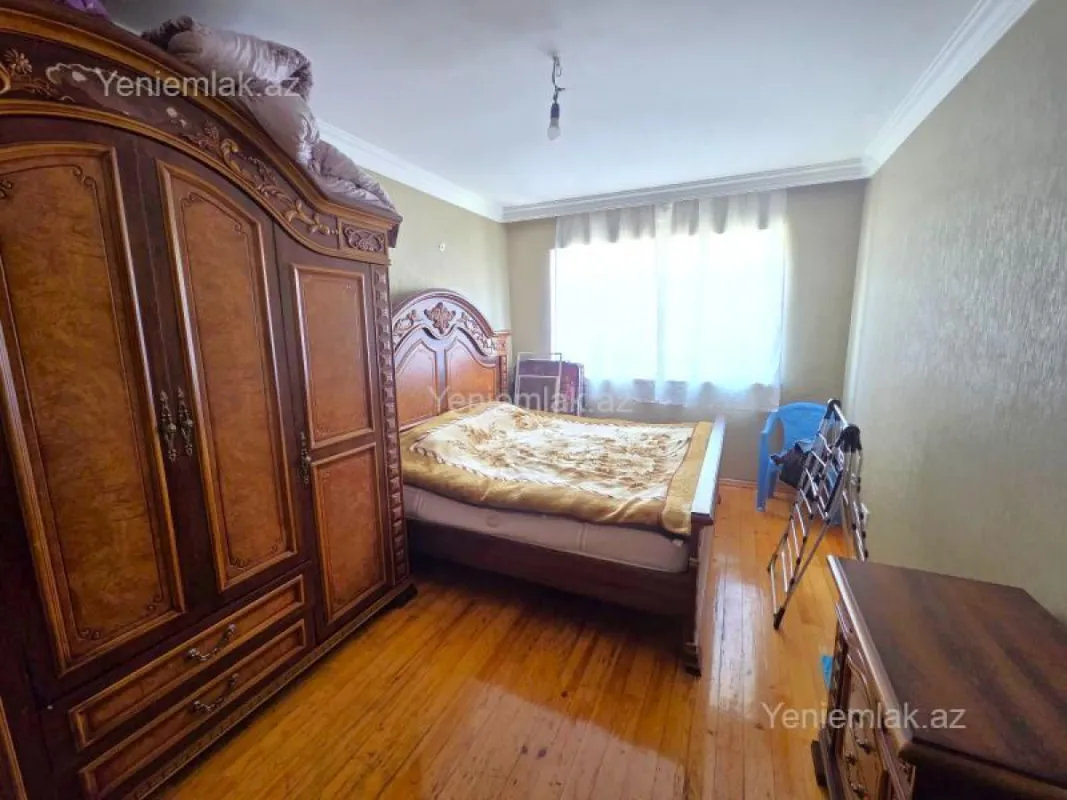 Satılır 3 otaqlı köhnə tikili 90 m²