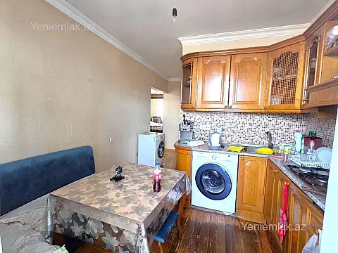 Satılır 3 otaqlı köhnə tikili 90 m²