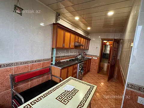 Satılır 3 otaqlı köhnə tikili 100 m²