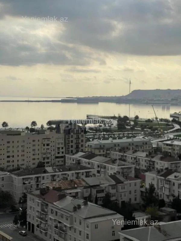 Satılır 4 otaqlı yeni tikili 179.5 m²
