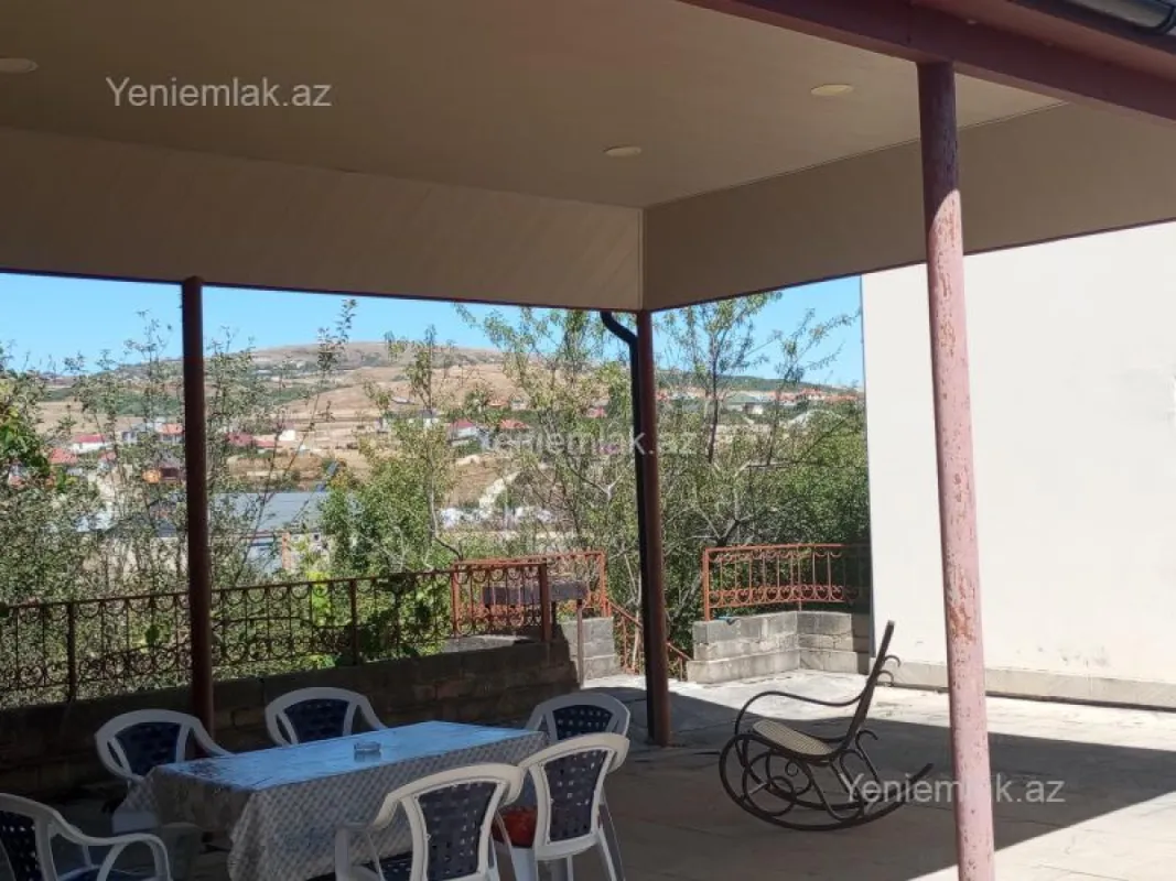 Satılır 4 otaqlı həyət evi 130 m²