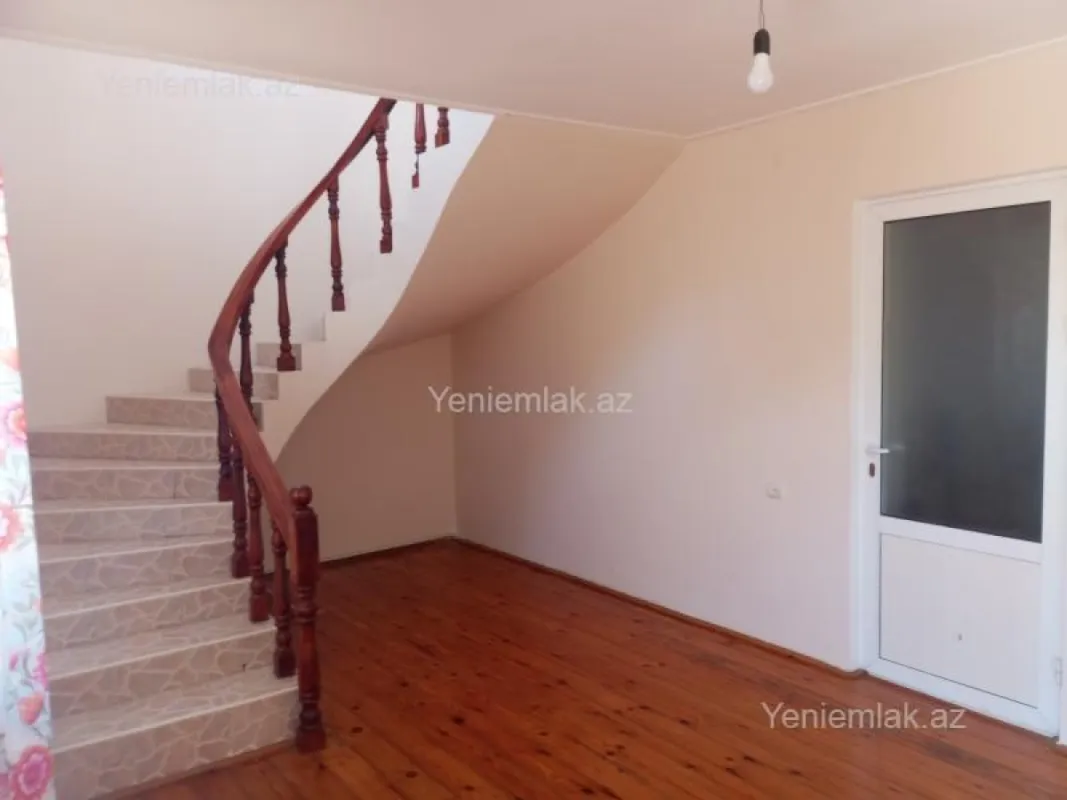 Satılır 4 otaqlı həyət evi 130 m²