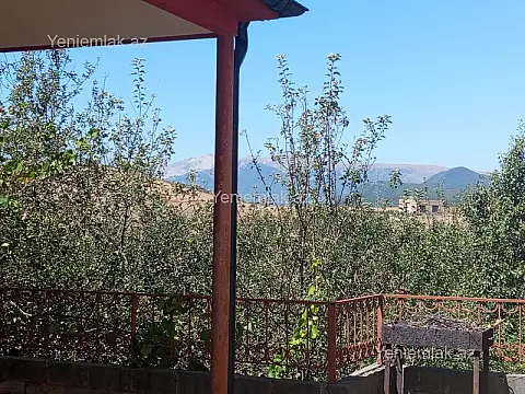 Satılır 4 otaqlı həyət evi 130 m²