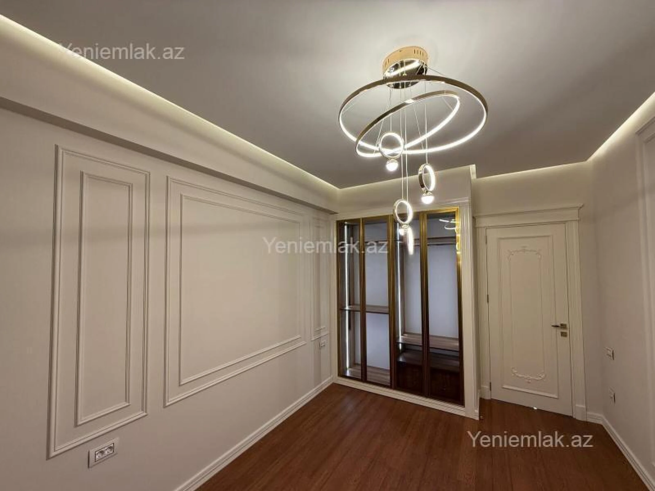 Satılır 4 otaqlı yeni tikili 180 m²