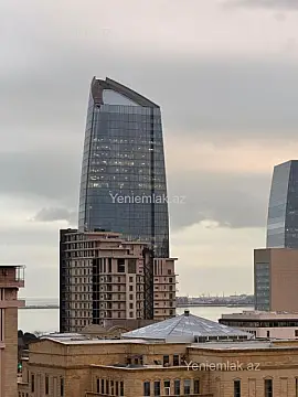 Satılır 4 otaqlı yeni tikili 180 m²