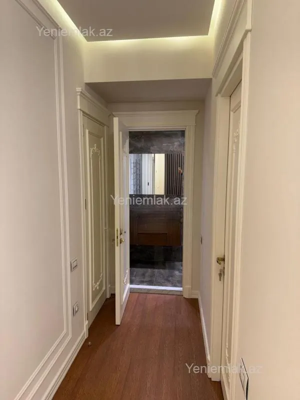 Satılır 4 otaqlı yeni tikili 180 m²