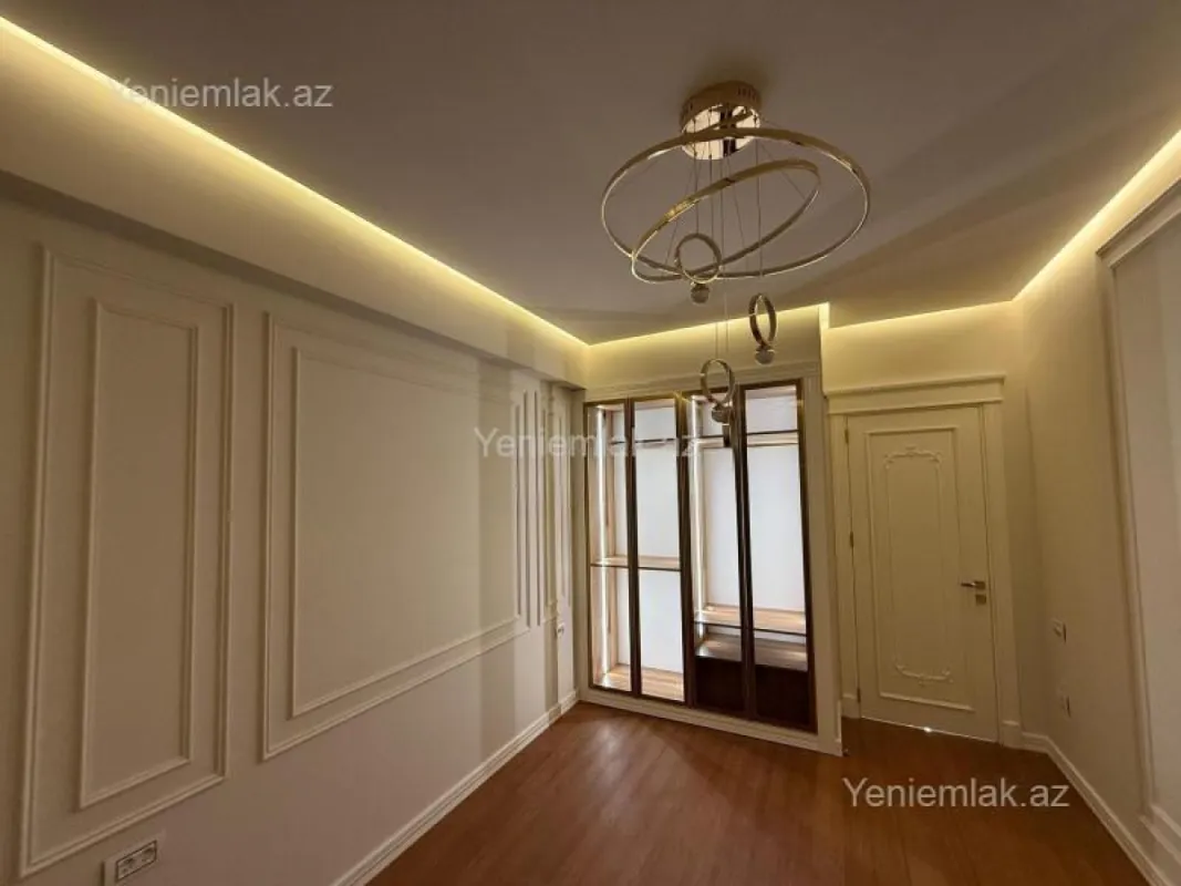 Satılır 4 otaqlı yeni tikili 180 m²
