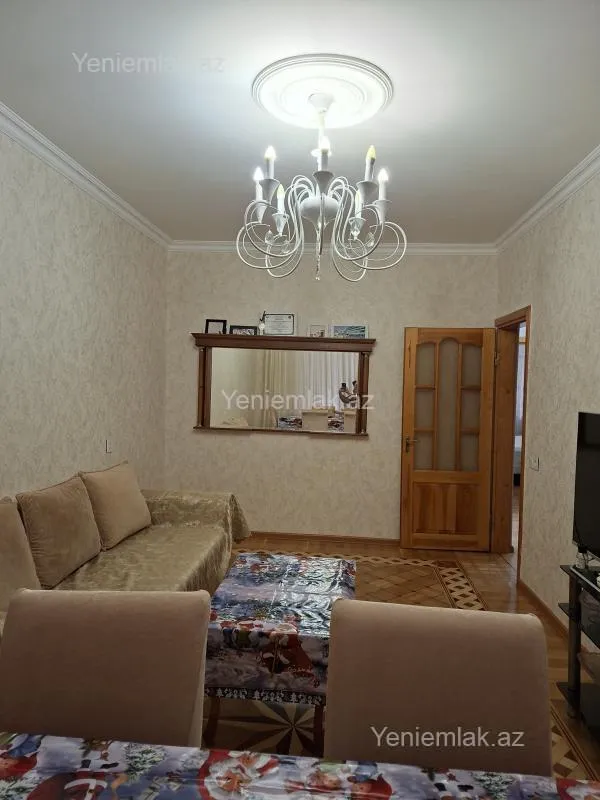 Satılır 3 otaqlı köhnə tikili 80 m²