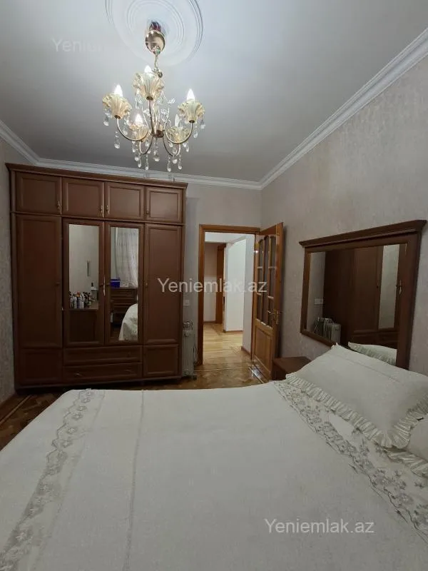 Satılır 3 otaqlı köhnə tikili 80 m²