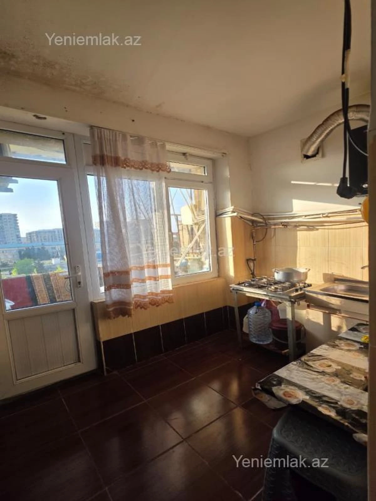 Satılır 1 otaqlı köhnə tikili 12 m²