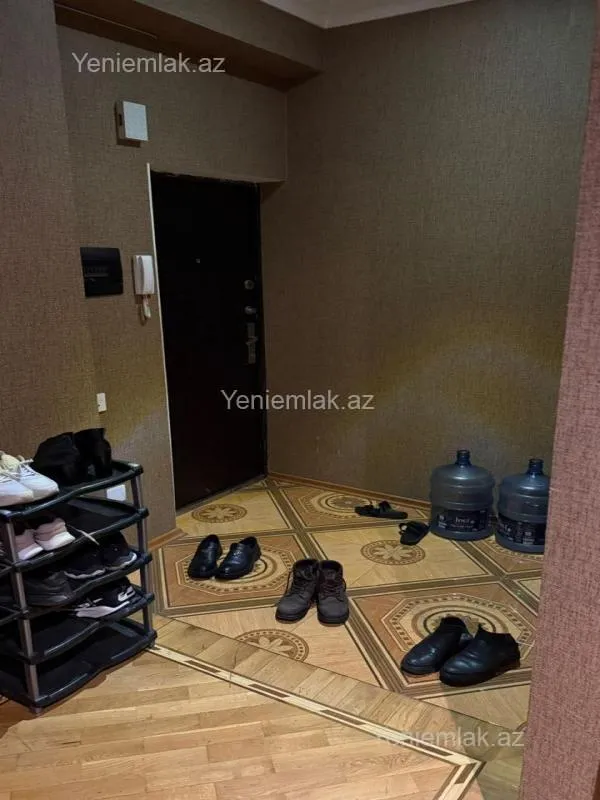 Satılır 3 otaqlı yeni tikili 140 m²