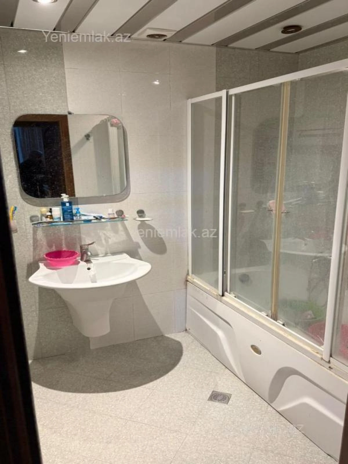 Satılır 3 otaqlı yeni tikili 140 m²