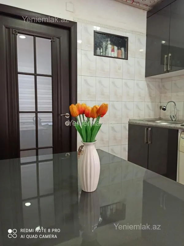Satılır 2 otaqlı köhnə tikili 55 m²