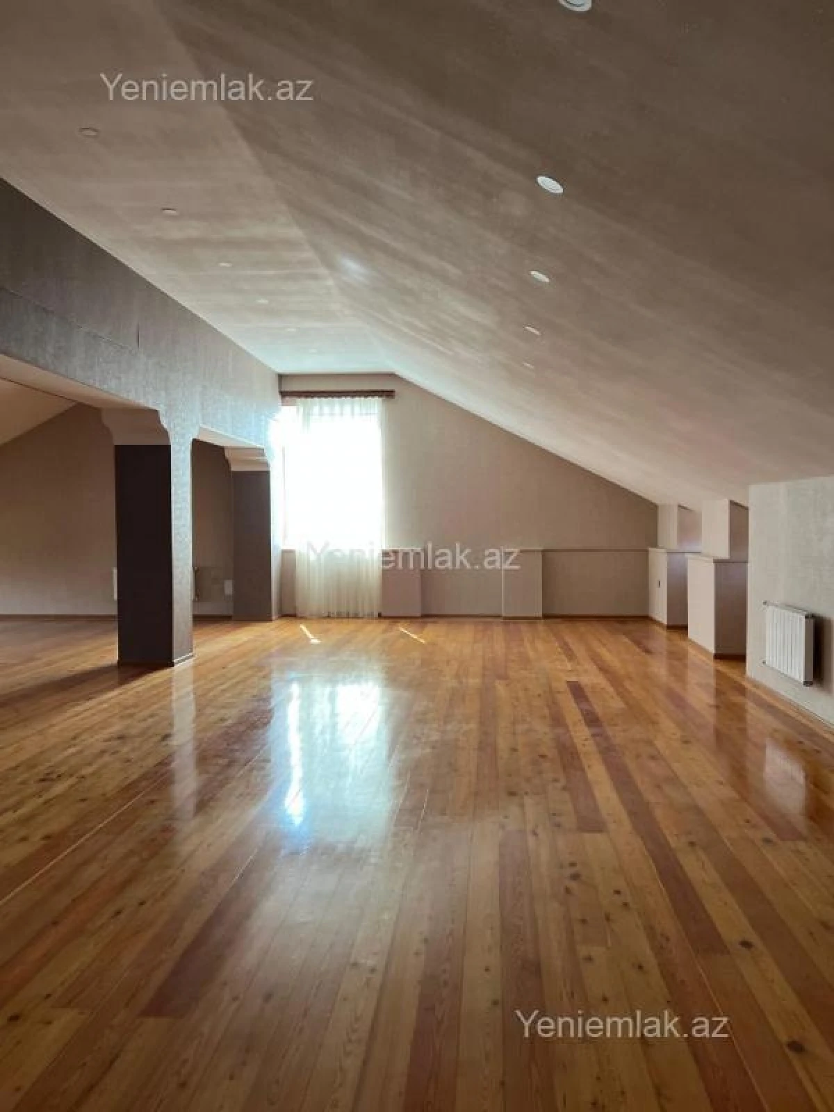 Satılır 7 otaqlı həyət evi 800 m²