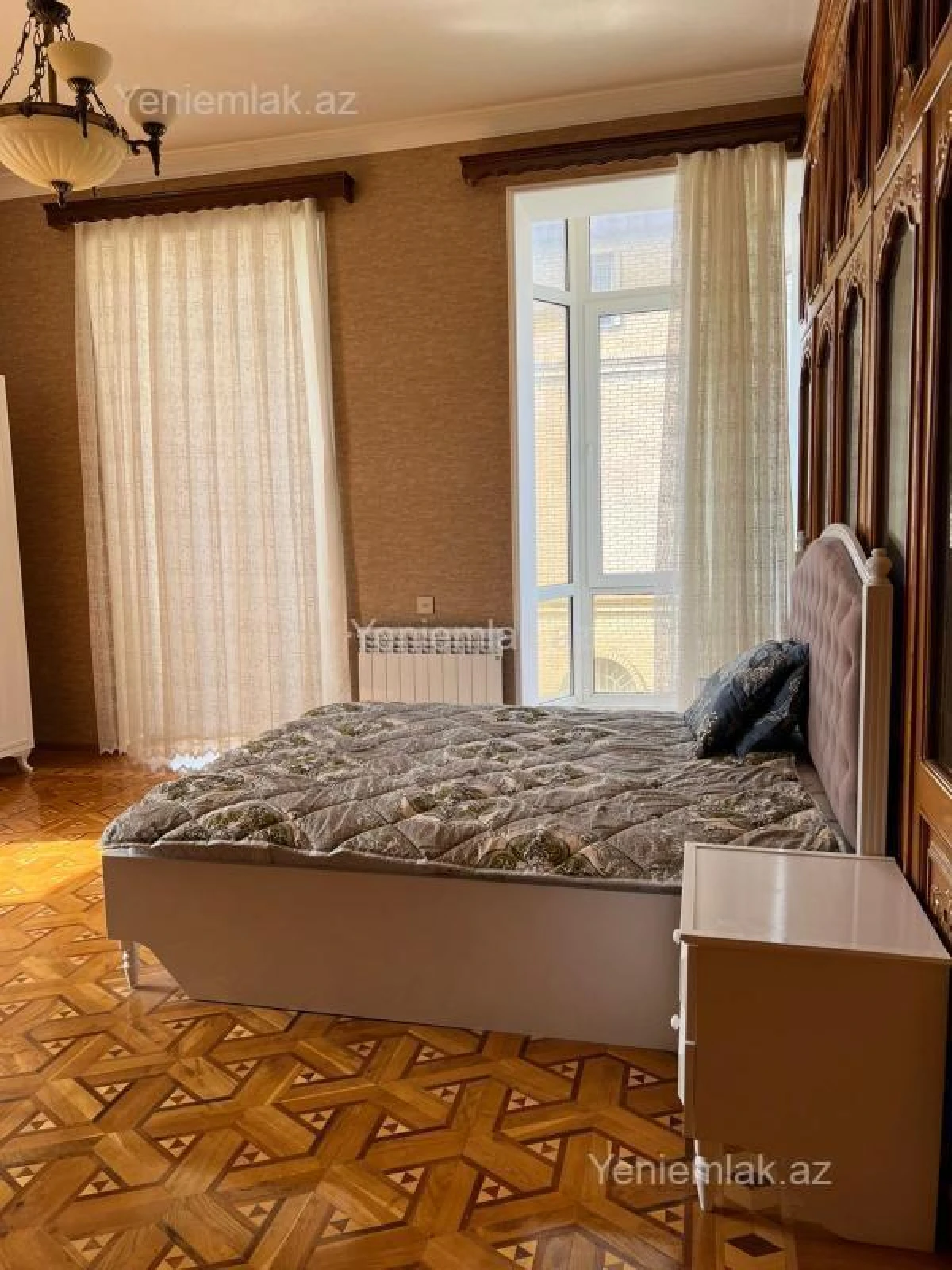 Satılır 7 otaqlı həyət evi 800 m²