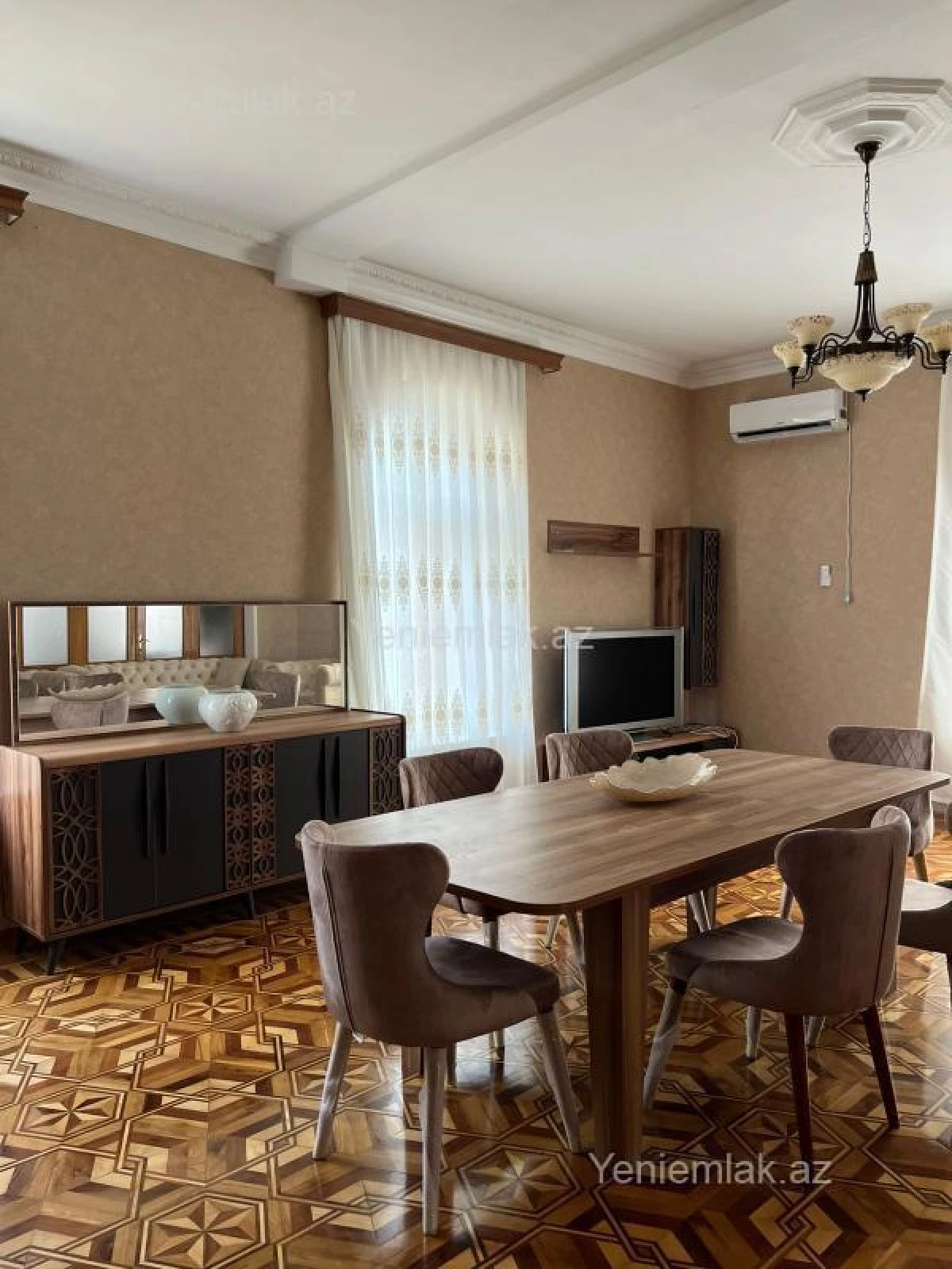 Satılır 7 otaqlı həyət evi 800 m²