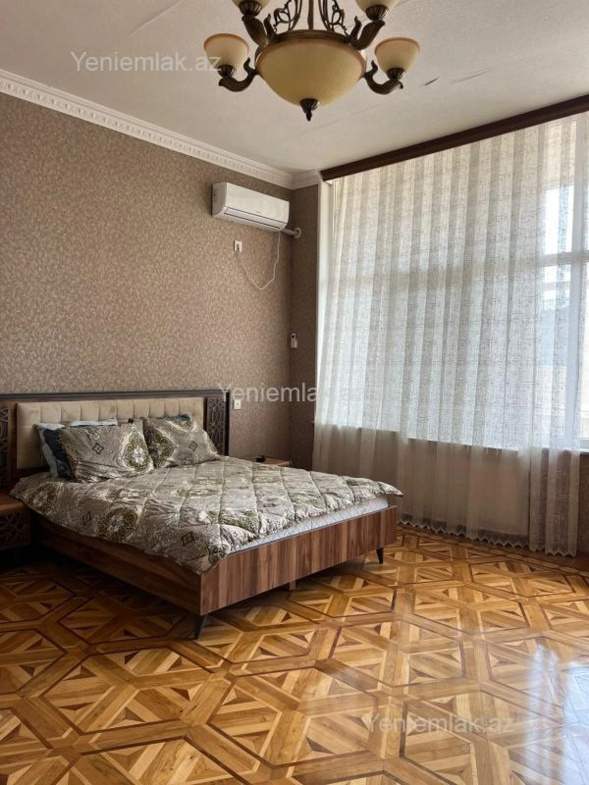 Satılır 7 otaqlı həyət evi 800 m²