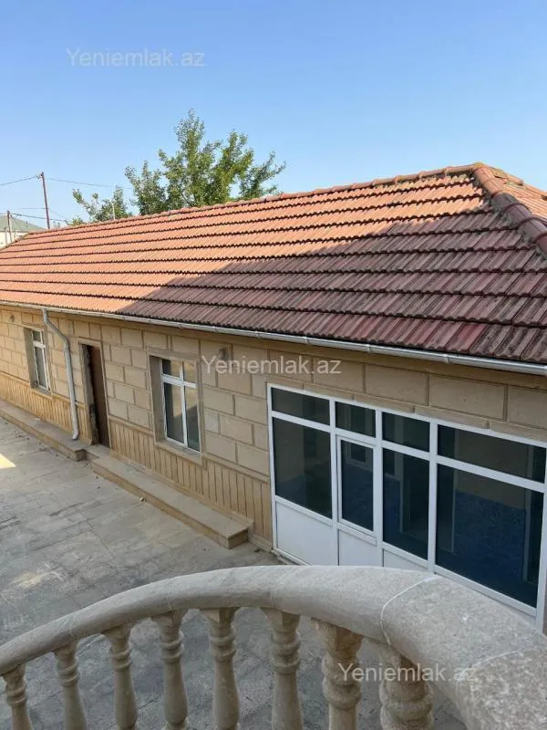 Satılır 7 otaqlı həyət evi 800 m²