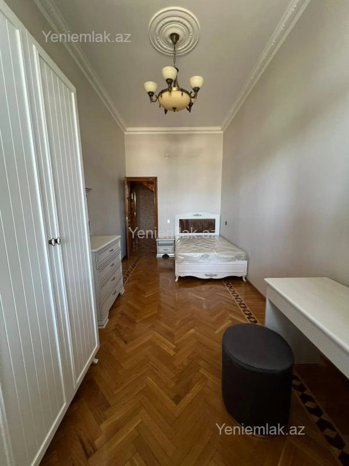 Satılır 7 otaqlı həyət evi 800 m²