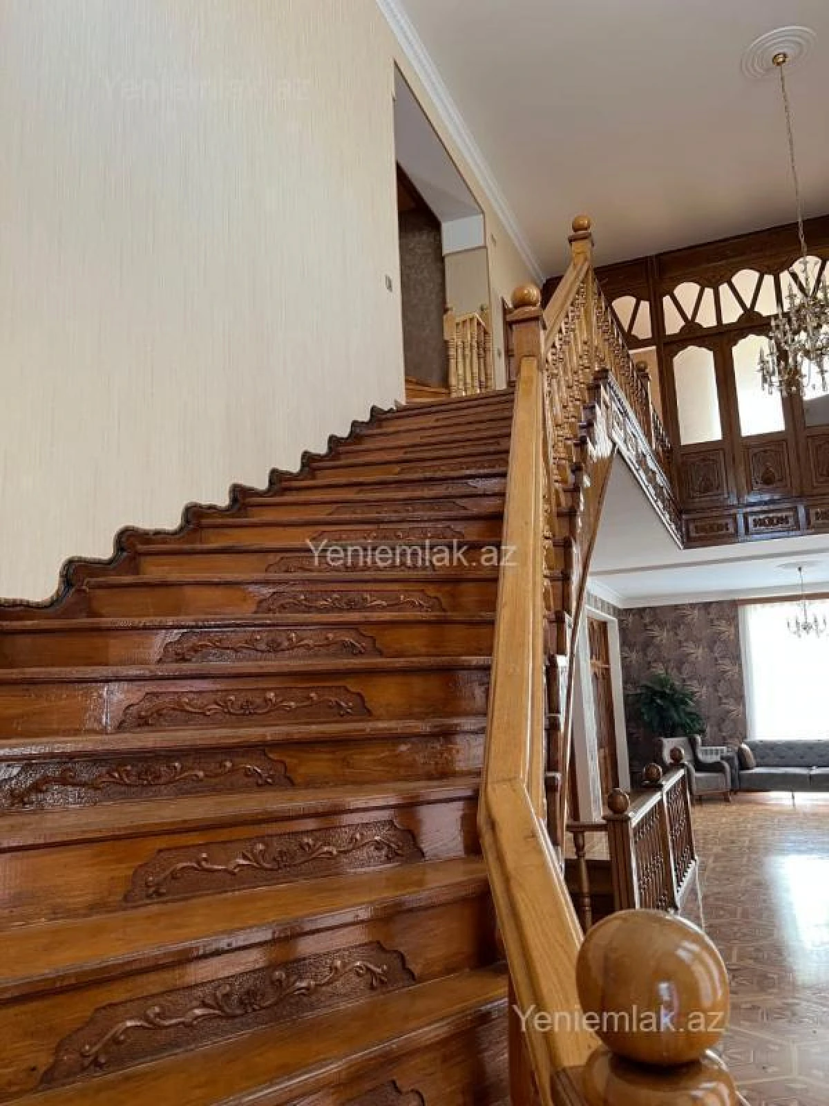 Satılır 7 otaqlı həyət evi 800 m²