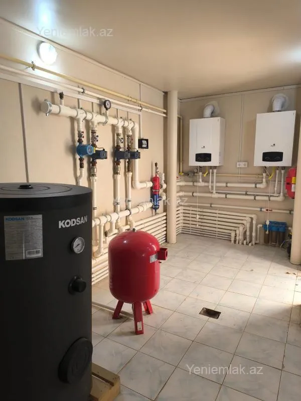 Satılır 7 otaqlı həyət evi 800 m²