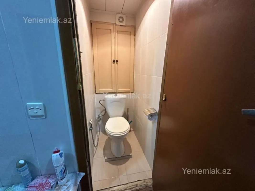 Satılır 2 otaqlı köhnə tikili 60 m²