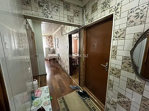 Satılır 2 otaqlı köhnə tikili 60 m²