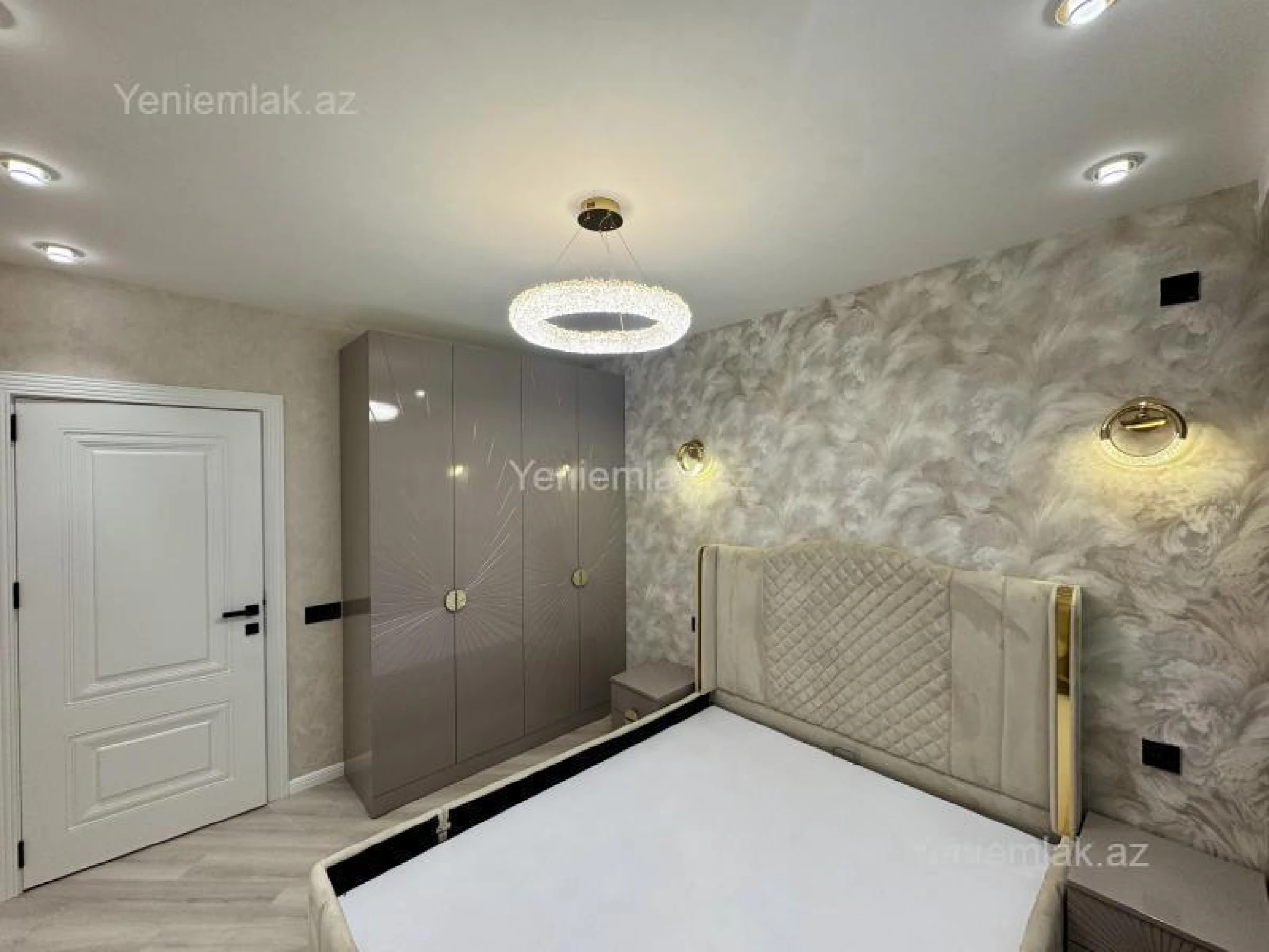 Satılır 2 otaqlı köhnə tikili 65 m²