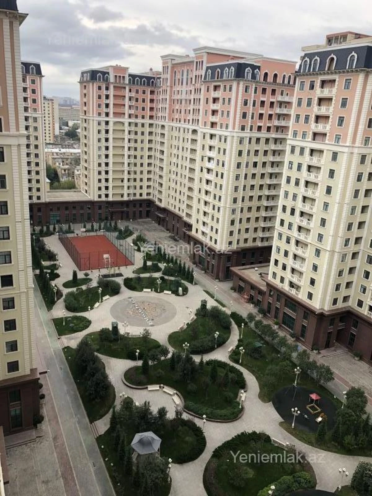 Satılır 5 otaqlı yeni tikili 250 m²