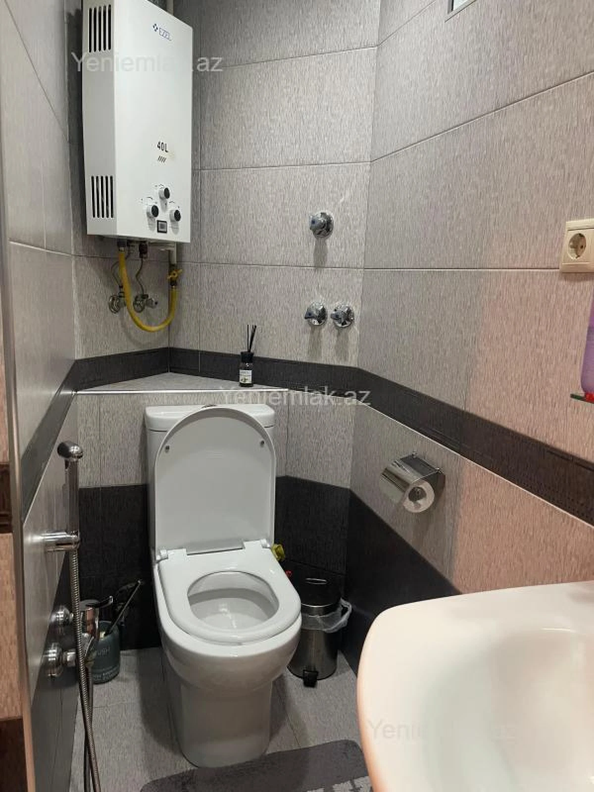 Satılır 3 otaqlı köhnə tikili 70 m²