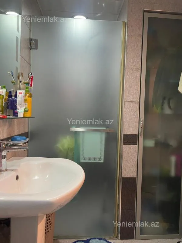 Satılır 3 otaqlı köhnə tikili 70 m²