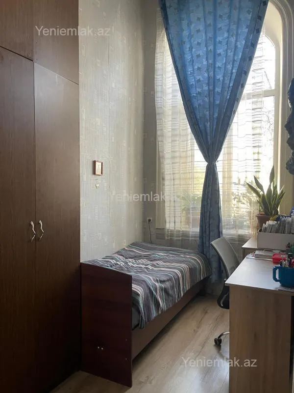 Satılır 3 otaqlı köhnə tikili 70 m²