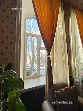 Satılır 3 otaqlı köhnə tikili 70 m²