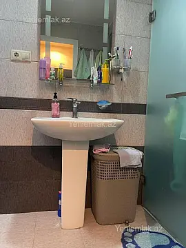 Satılır 3 otaqlı köhnə tikili 70 m²