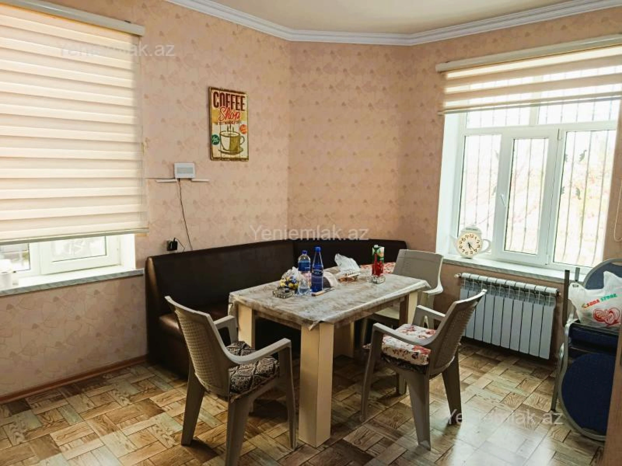 Satılır 5 otaqlı həyət evi 250 m²