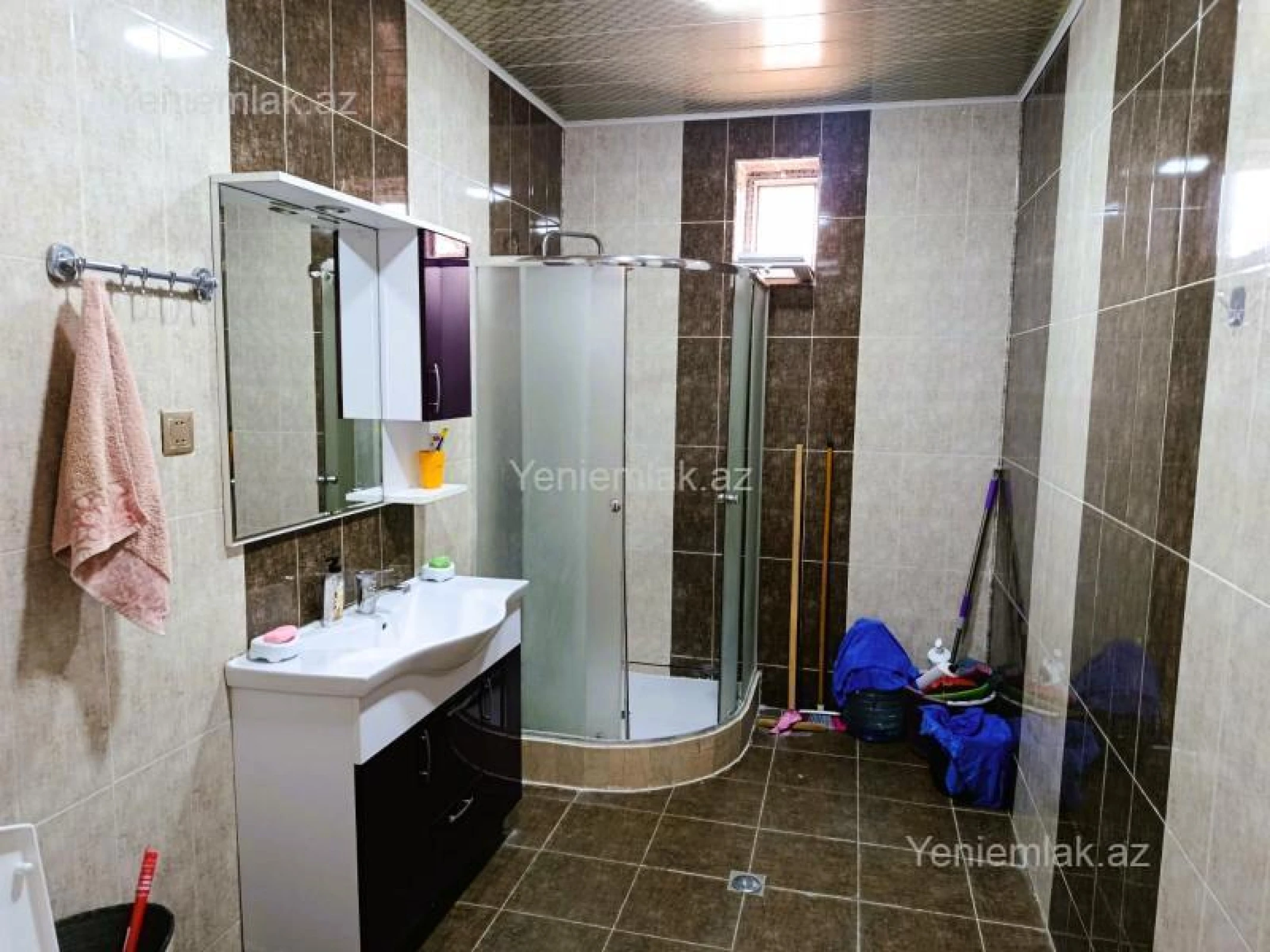 Satılır 5 otaqlı həyət evi 250 m²