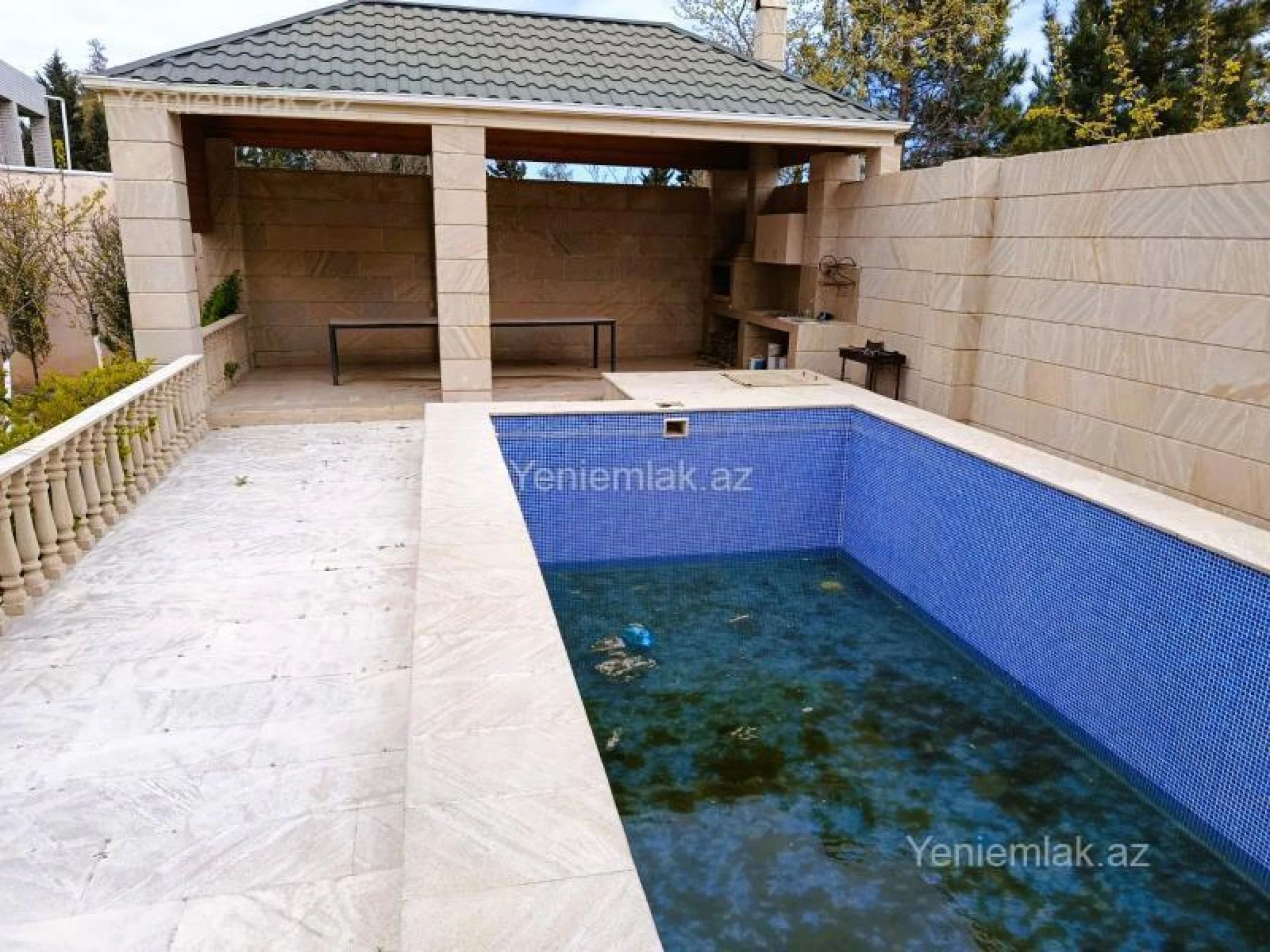 Satılır 5 otaqlı həyət evi 250 m²