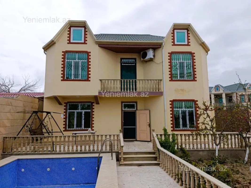 Satılır 5 otaqlı həyət evi 250 m²