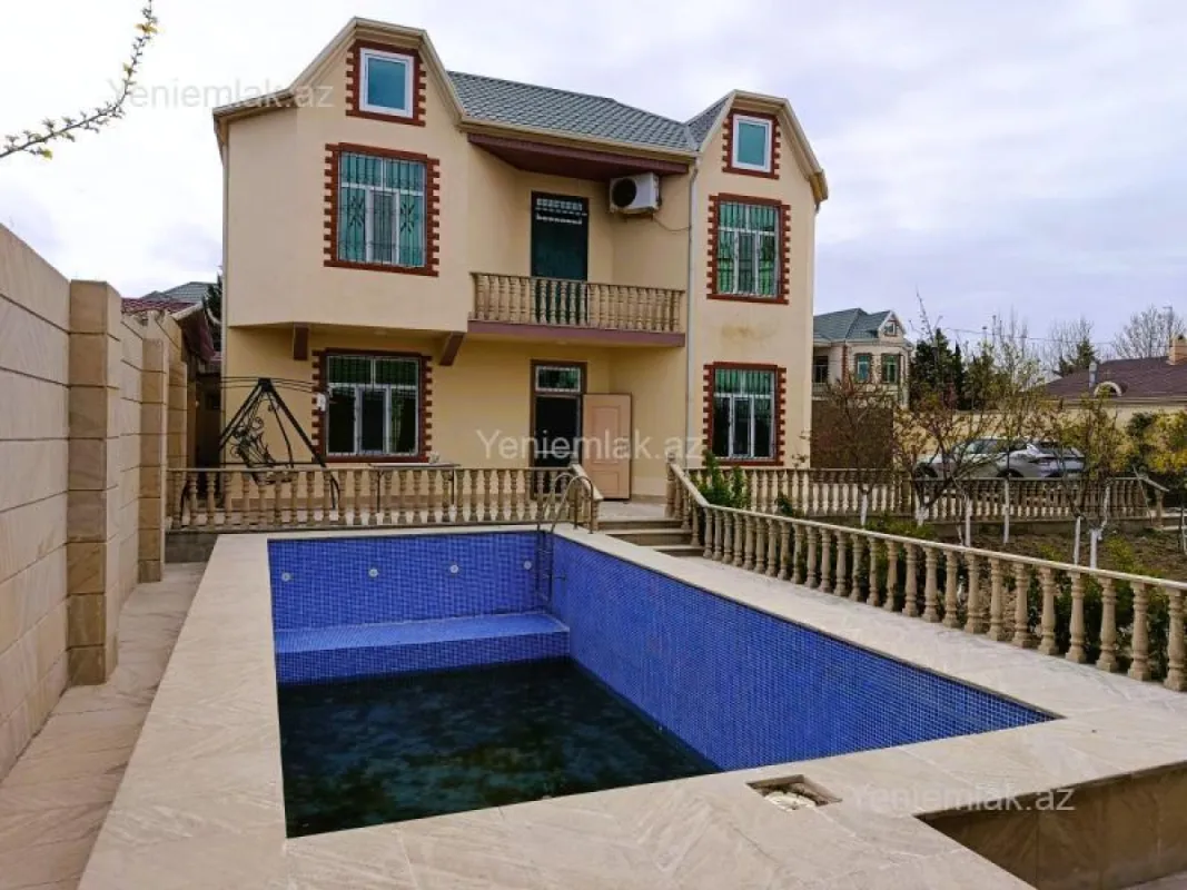 Satılır 5 otaqlı həyət evi 250 m²