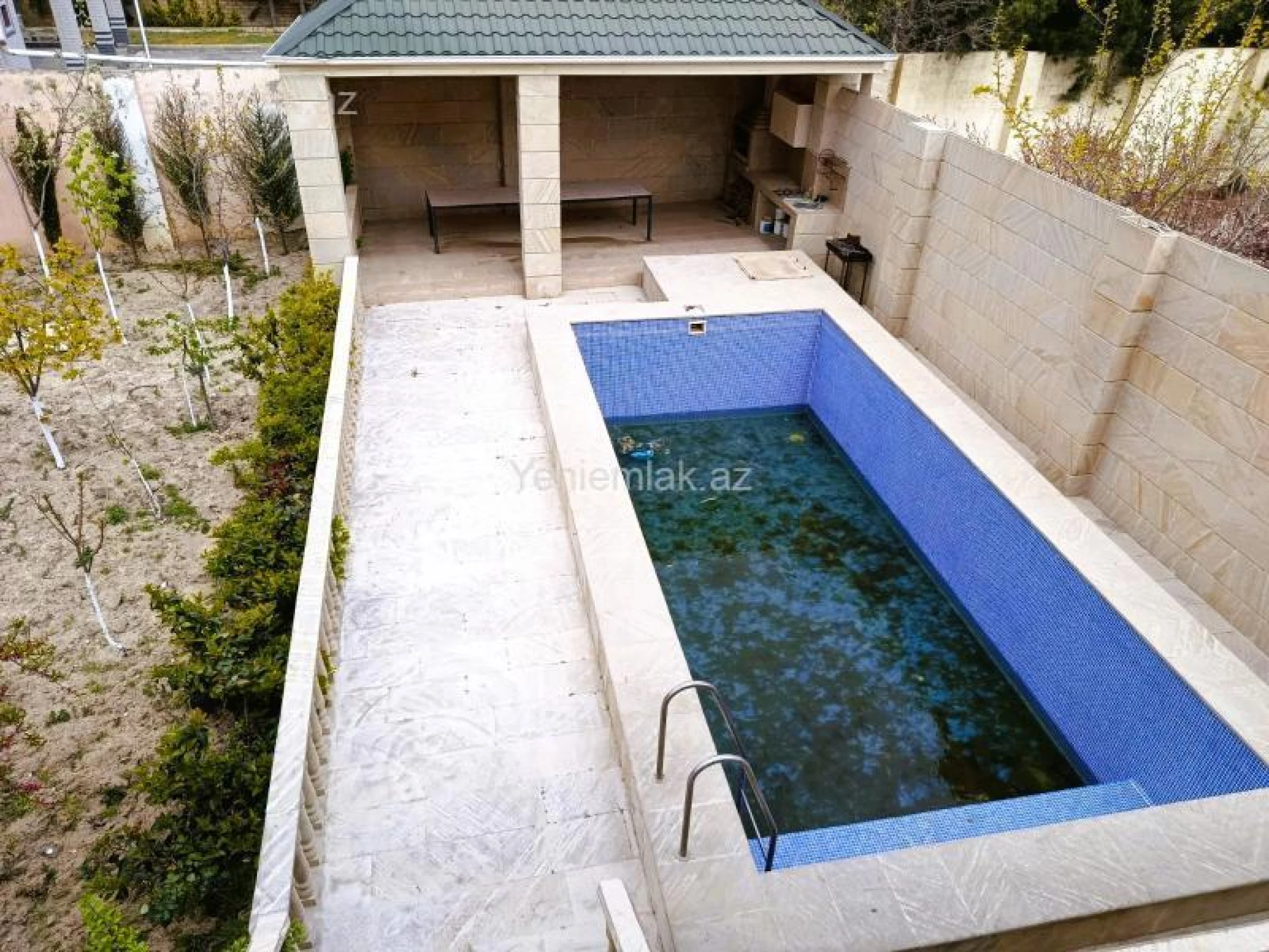 Satılır 5 otaqlı həyət evi 250 m²