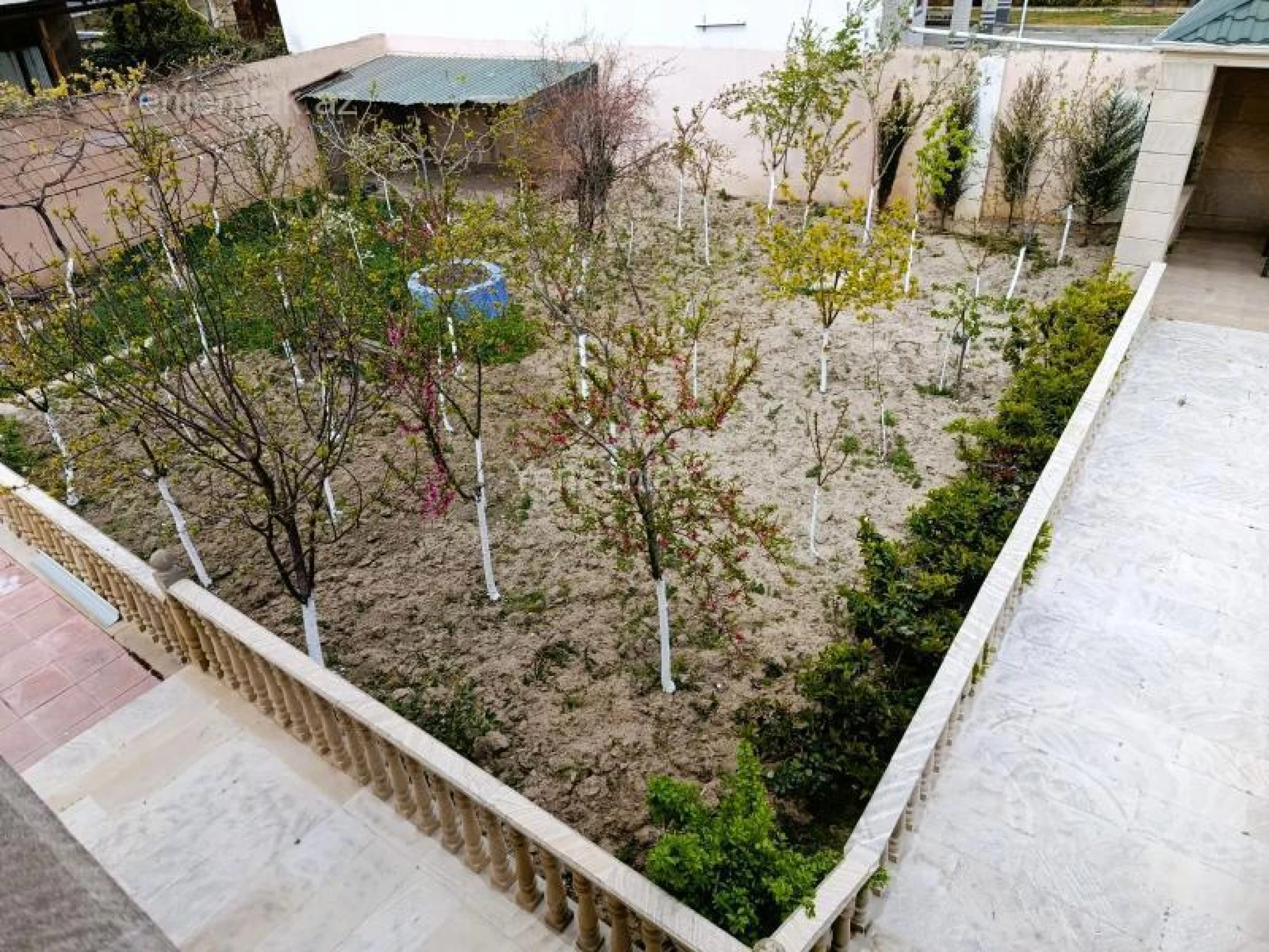 Satılır 5 otaqlı həyət evi 250 m²