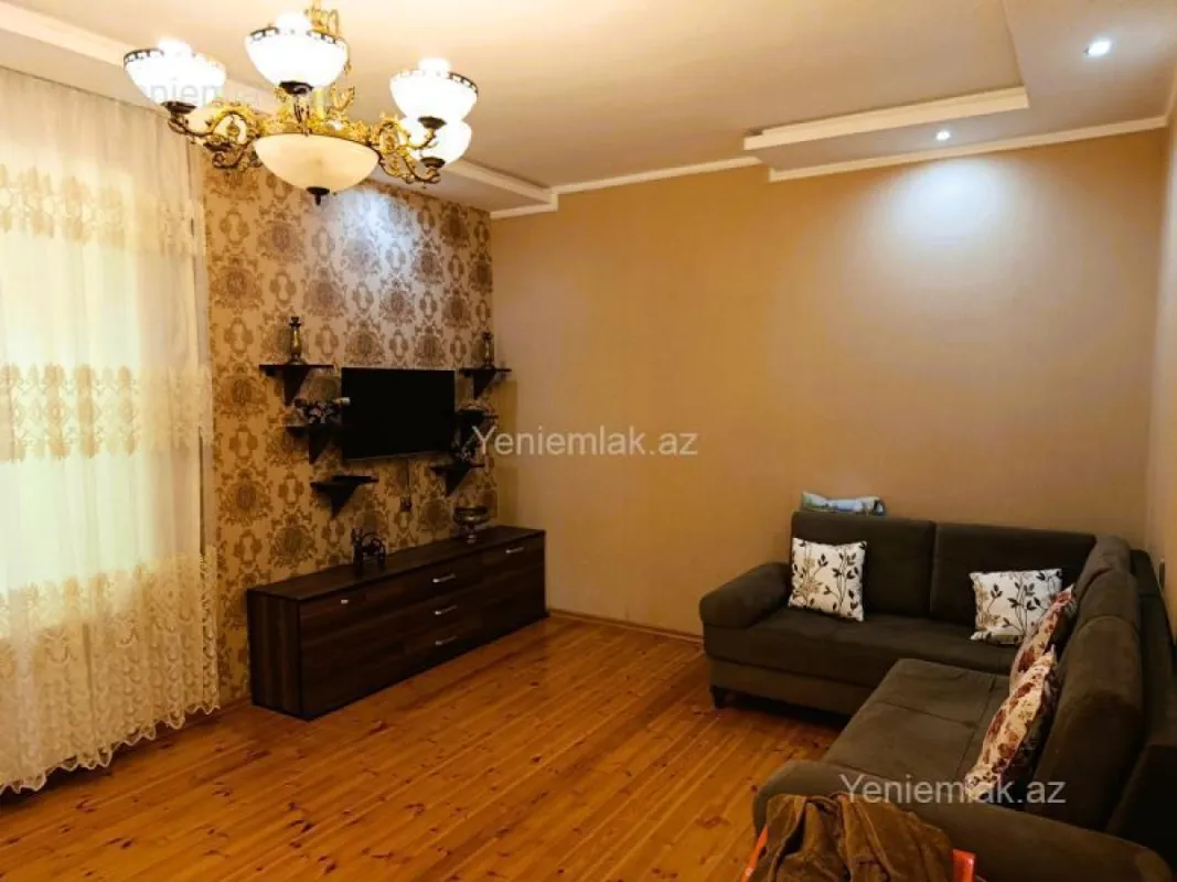 Satılır 5 otaqlı həyət evi 250 m²