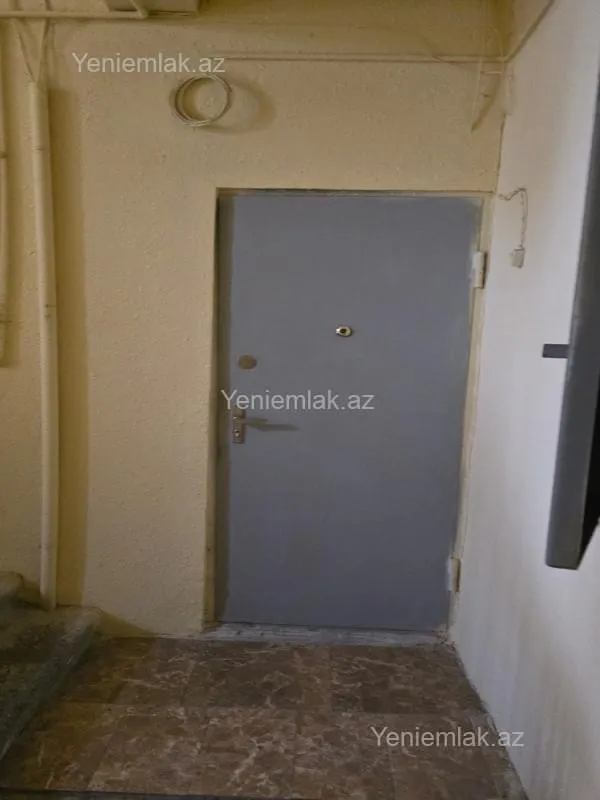 Satılır 2 otaqlı köhnə tikili 55 m²