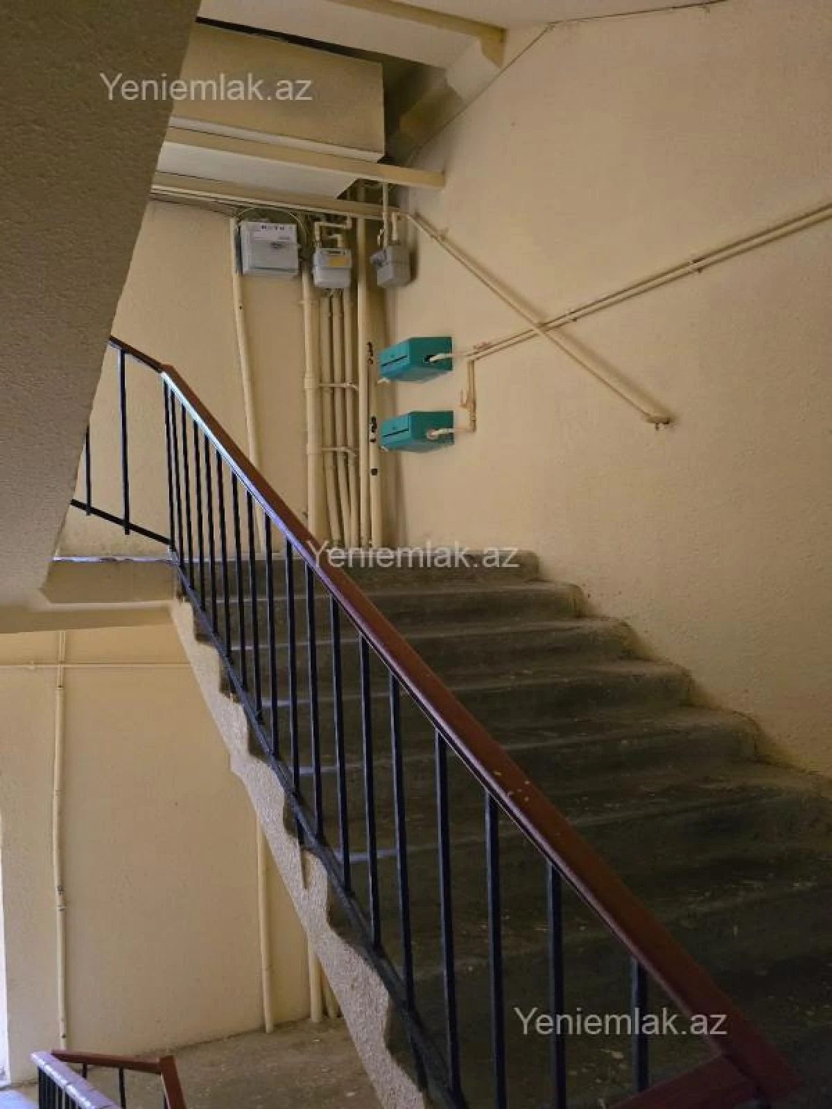 Satılır 2 otaqlı köhnə tikili 55 m²