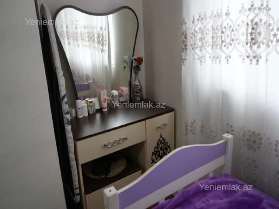 Satılır 2 otaqlı köhnə tikili 40 m²
