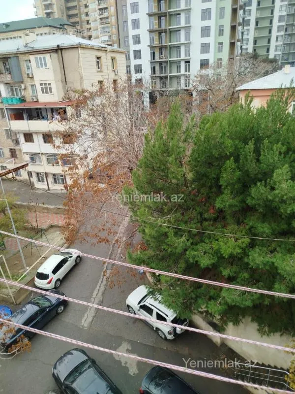 Satılır 1 otaqlı köhnə tikili 30 m²