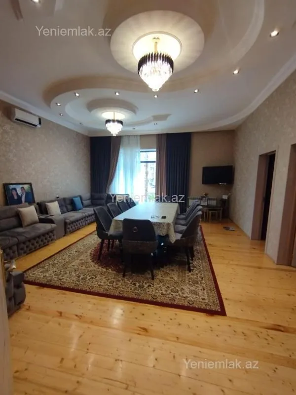Satılır 6 otaqlı həyət evi 400 m²