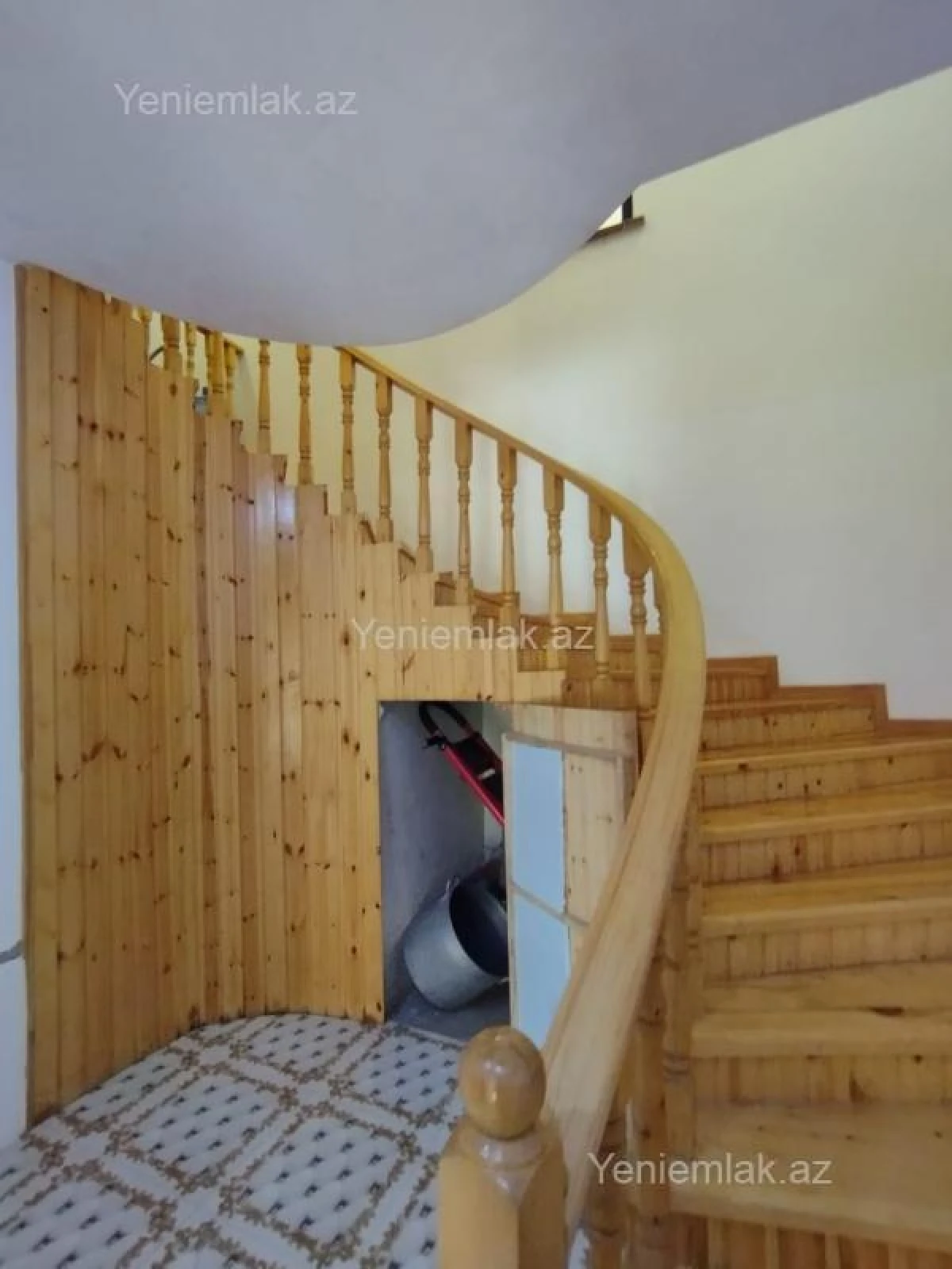 Satılır 6 otaqlı həyət evi 400 m²