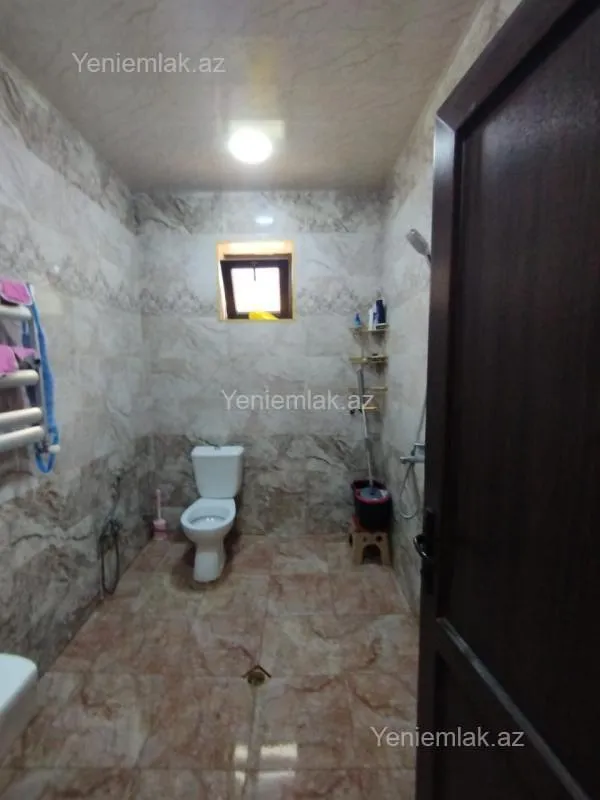 Satılır 6 otaqlı həyət evi 400 m²