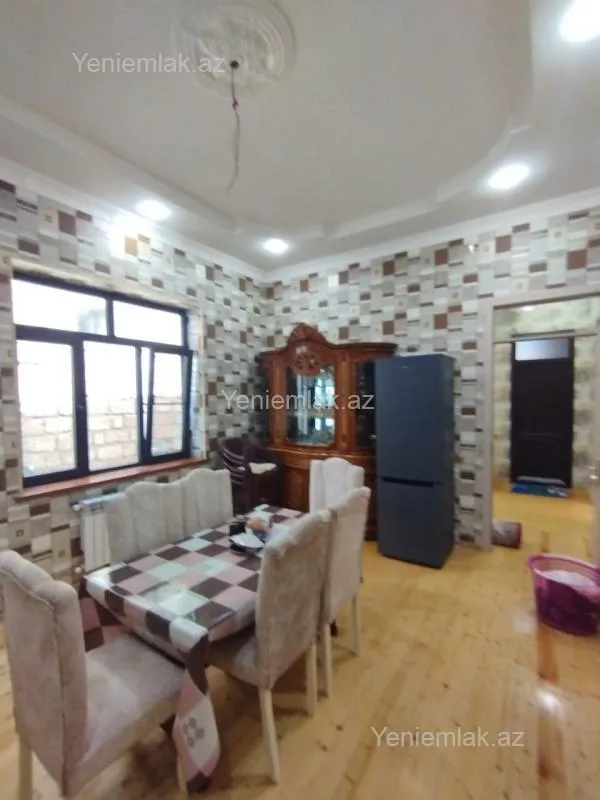 Satılır 6 otaqlı həyət evi 400 m²